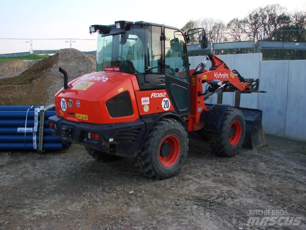 Kubota R 082 Колесни товарачи
