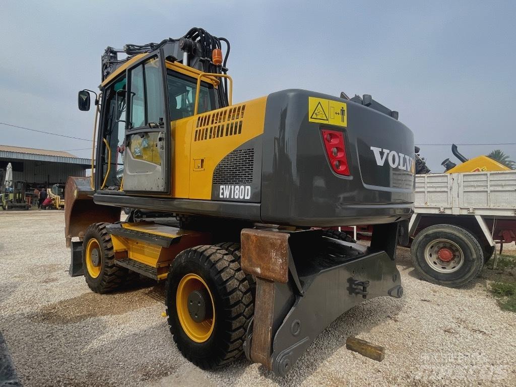 Volvo EW 180 C Колесни екскаватори