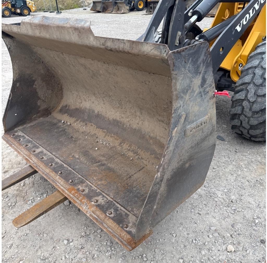 Volvo L25F Колесни товарачи