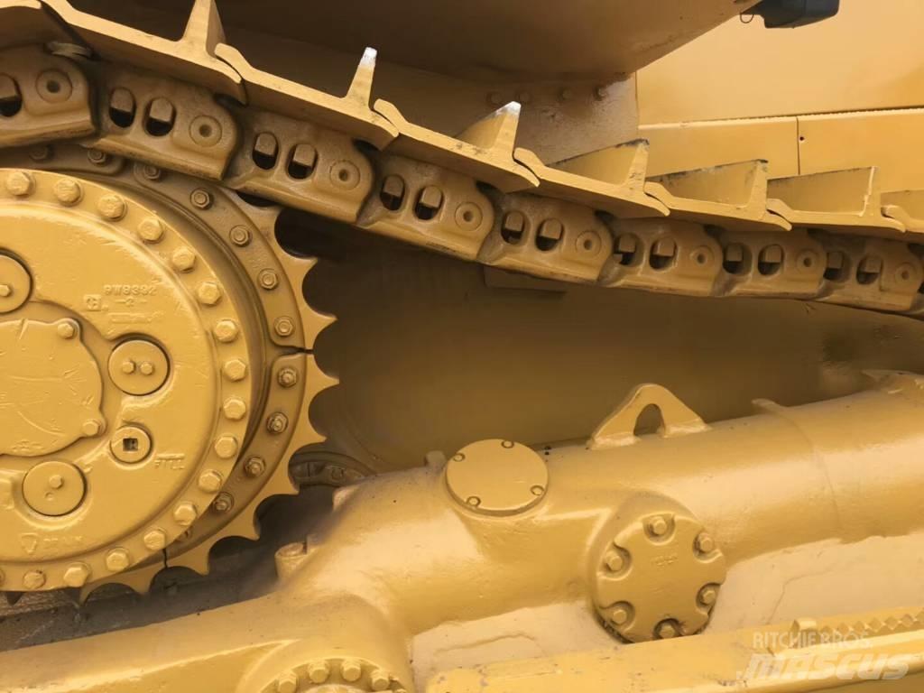 CAT D8R Верижни булдозери
