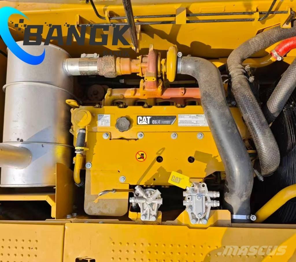 CAT 320 D Верижен екскаватор