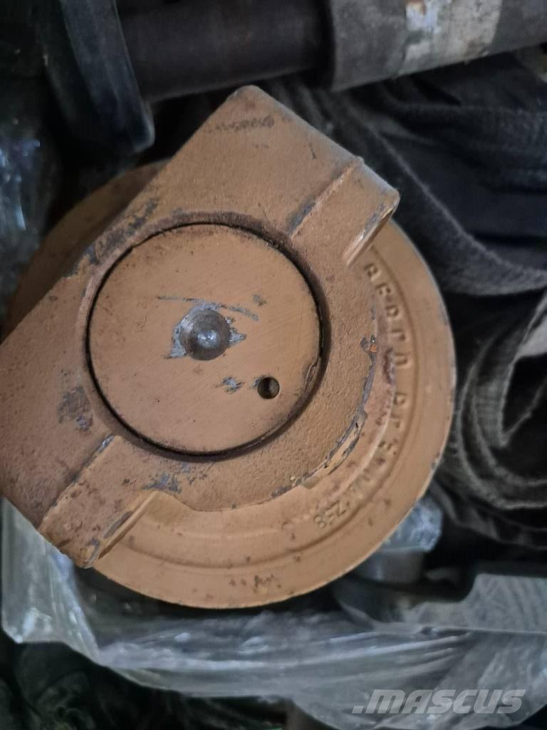 CAT D 6 Релси, вериги и ходова част
