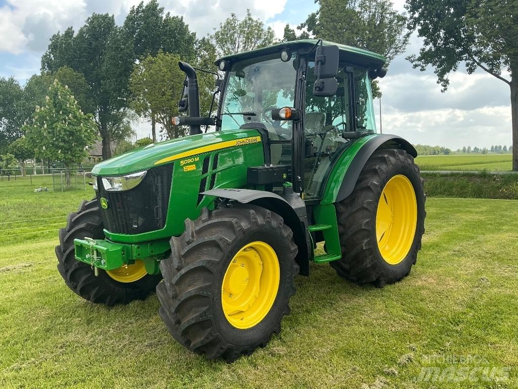 John Deere 5090 M Трактори