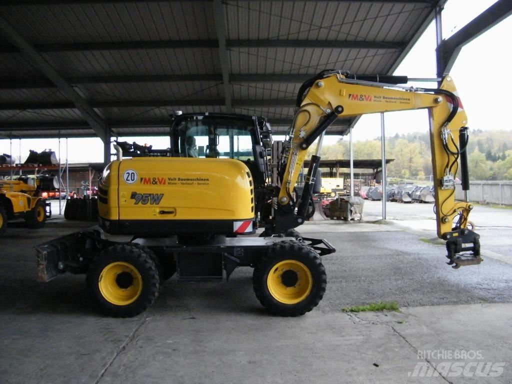 Yanmar B95W Колесни екскаватори
