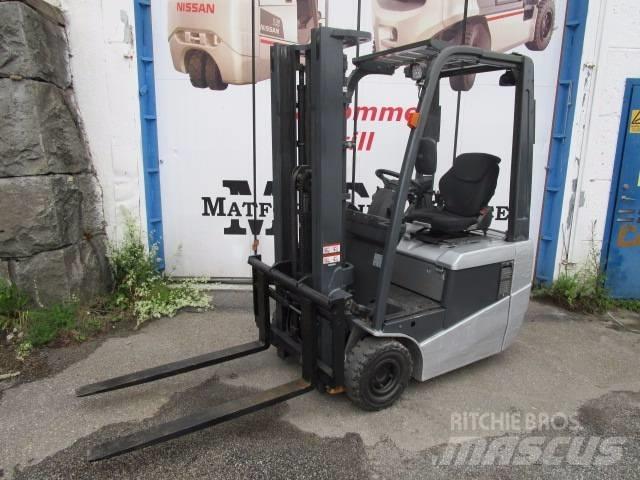 Nissan (Atlet) TX 15 Електрически вилични кари-повдигачи