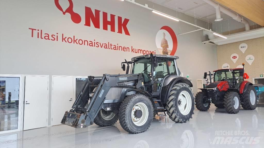 Valtra M 130 Трактори