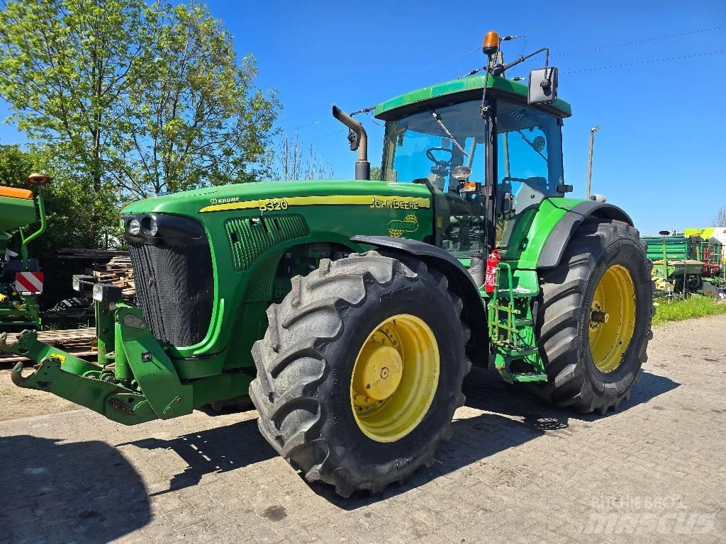 John Deere 8320 Трактори