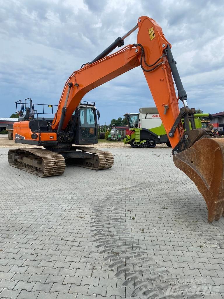 Doosan DX 225 LC Верижен екскаватор