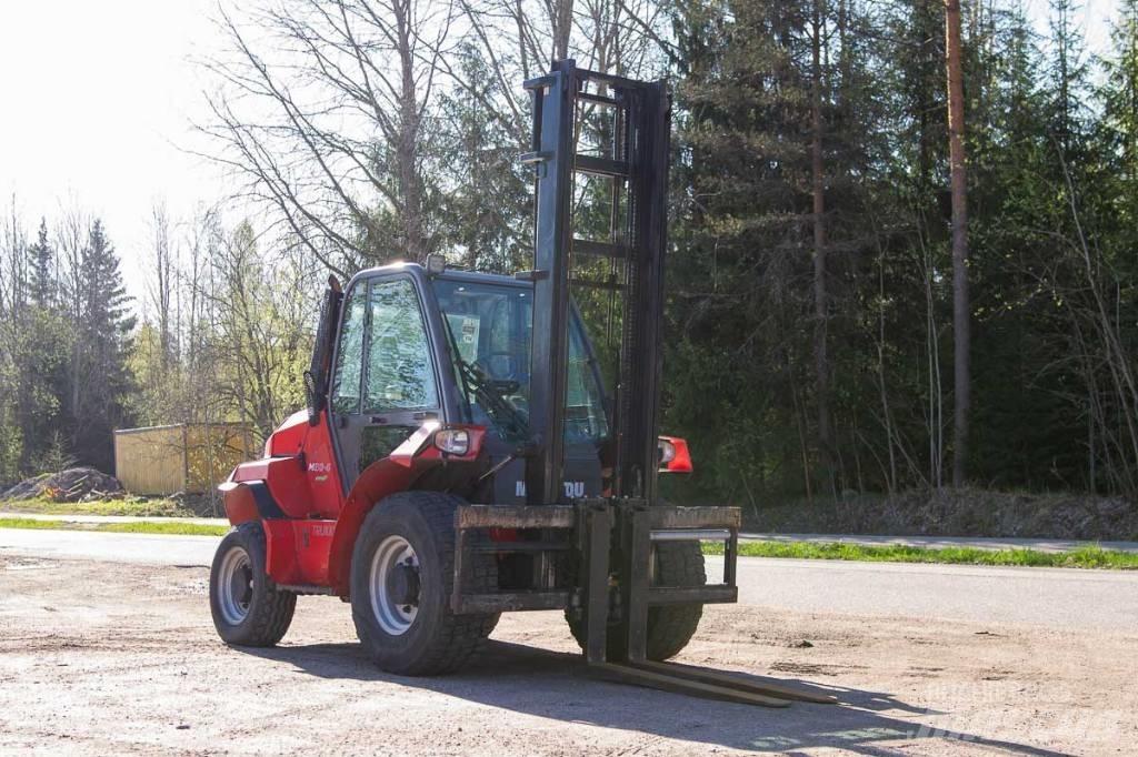 Manitou M 30.4 Камиони за херавни местности