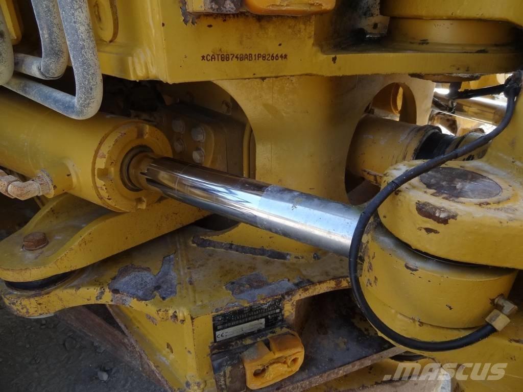 CAT 740 Дъмпери/моторни превозни средства