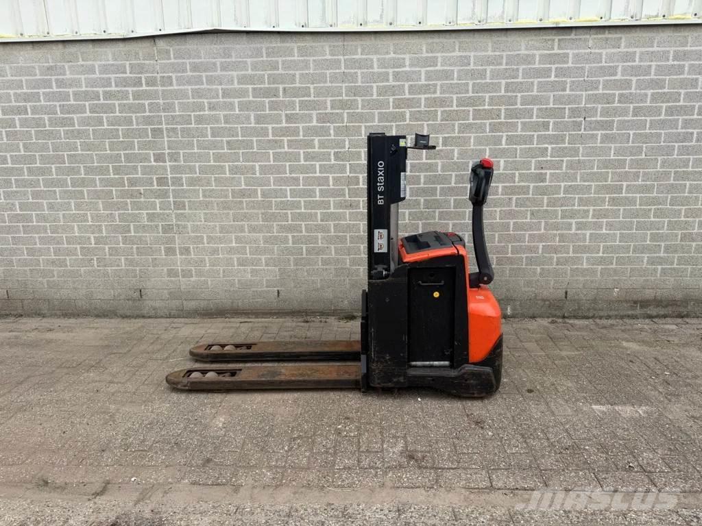 BT SWE200D Колички високоповдигачи с теглич