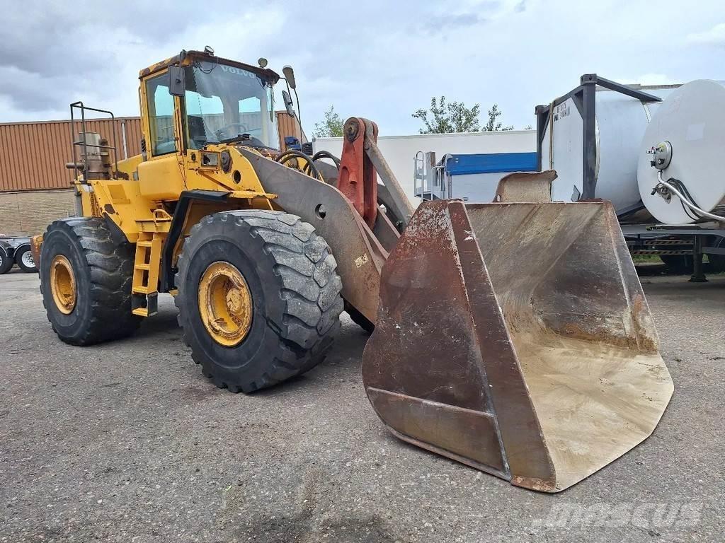 Volvo L220D Колесни товарачи