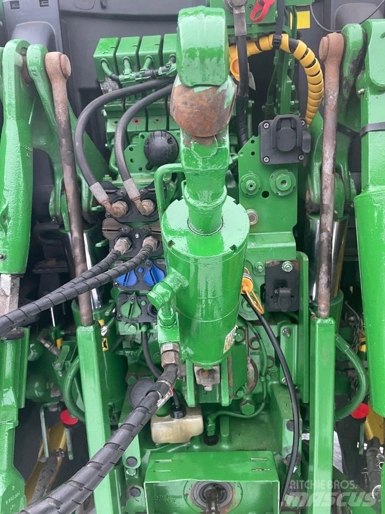 John Deere 6145R Трактори