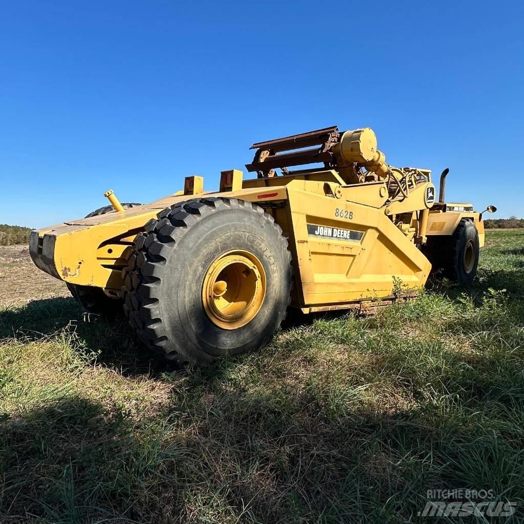 DEERE 862B Скрепери
