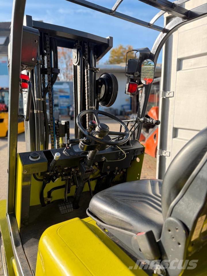 Clark CMP 25 L Камиони с АГУ