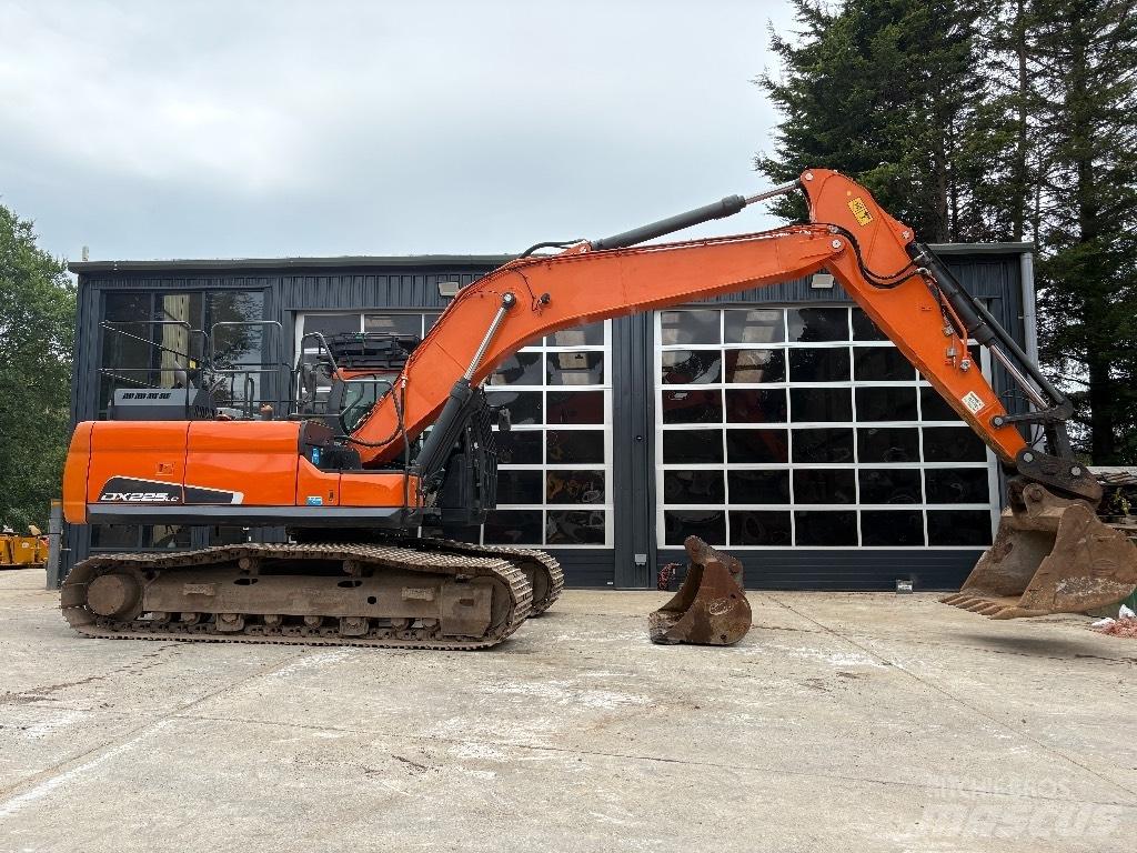 Doosan DX 225 LC-5 Верижен екскаватор