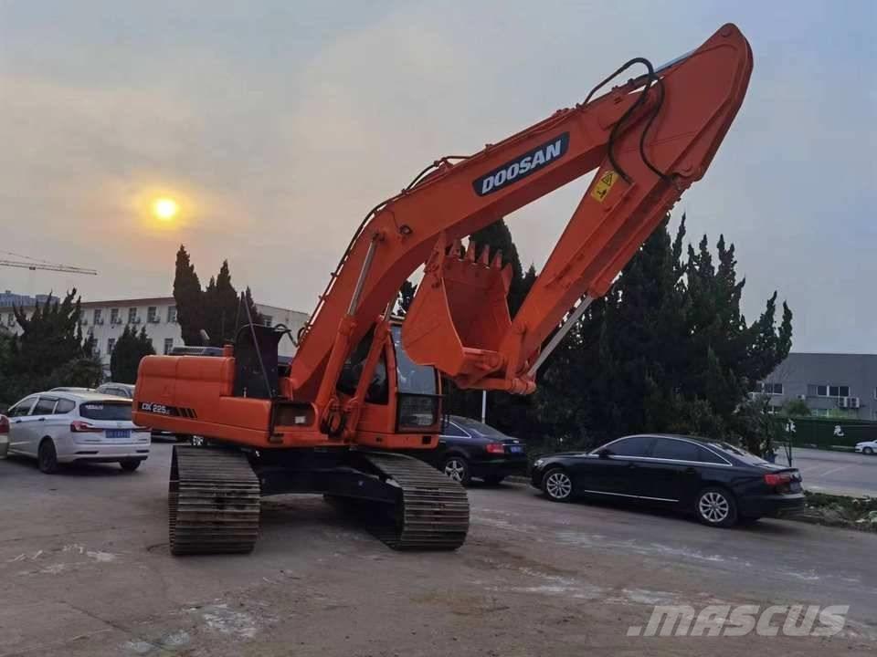 Doosan dx225 Верижен екскаватор