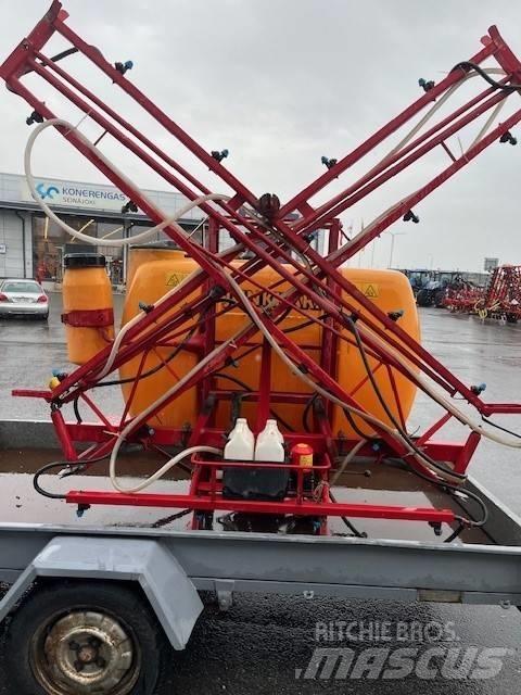 Junkkari 700/12 Навесни пръскачки
