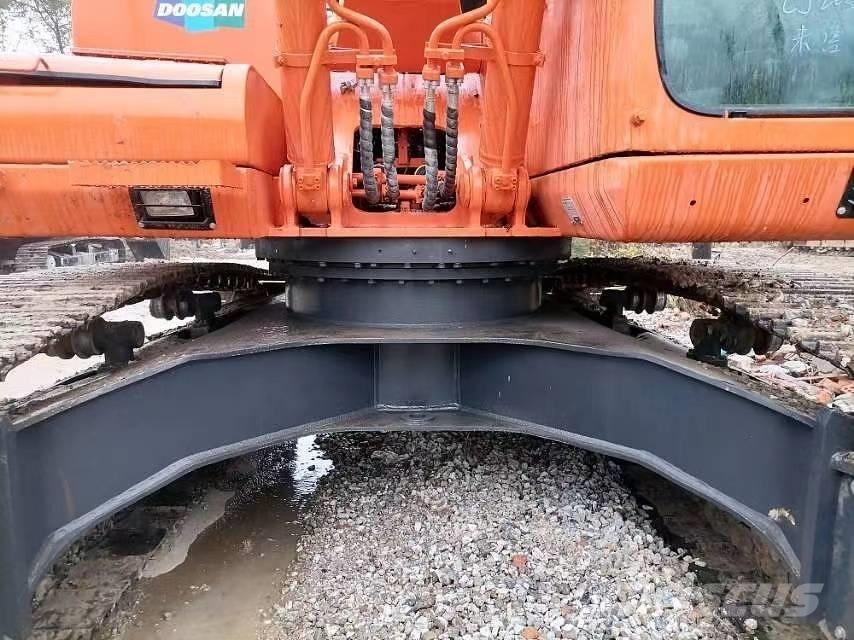 Doosan 225 LC-9 Верижен екскаватор
