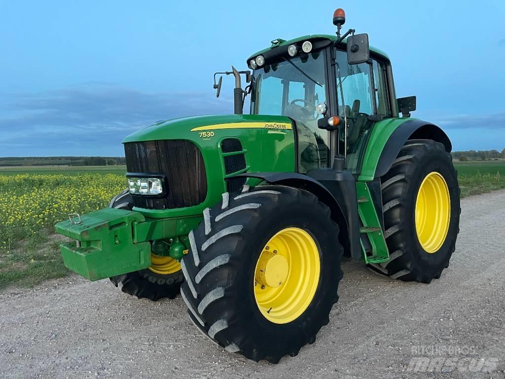 John Deere 7530 Трактори
