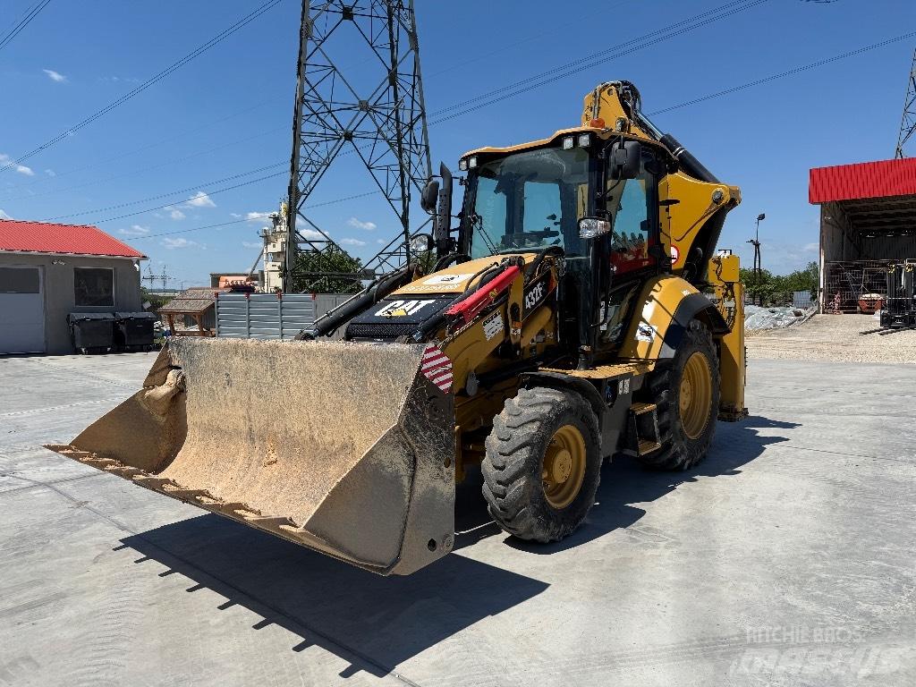 CAT 432f2 Товарач със заден ексватор