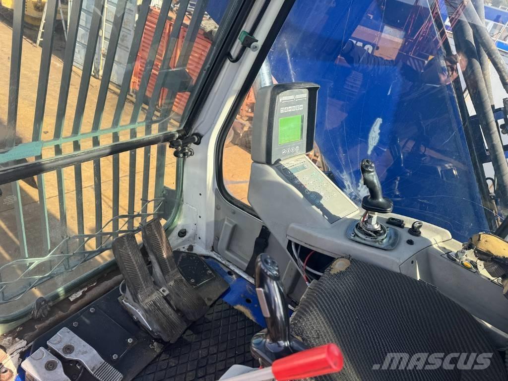 Liebherr R 924 B EW Оператори на отпадъци/индустрия
