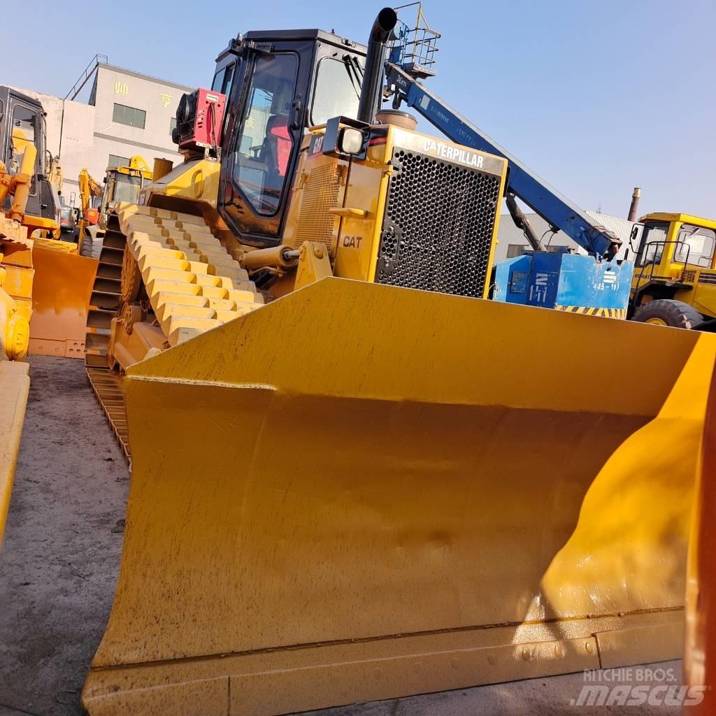 CAT D 6 R Верижни булдозери

