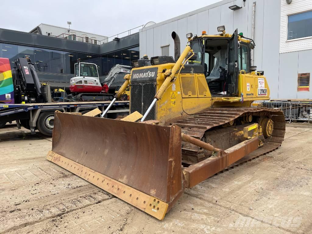 Komatsu D 65 PX-18E0 Верижни булдозери
