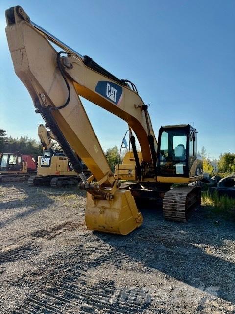 CAT 320 D Верижен екскаватор