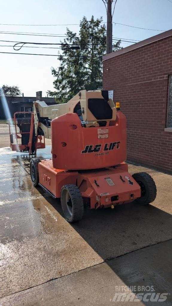 JLG E 400 AJPN Съчленени стрелови подемници