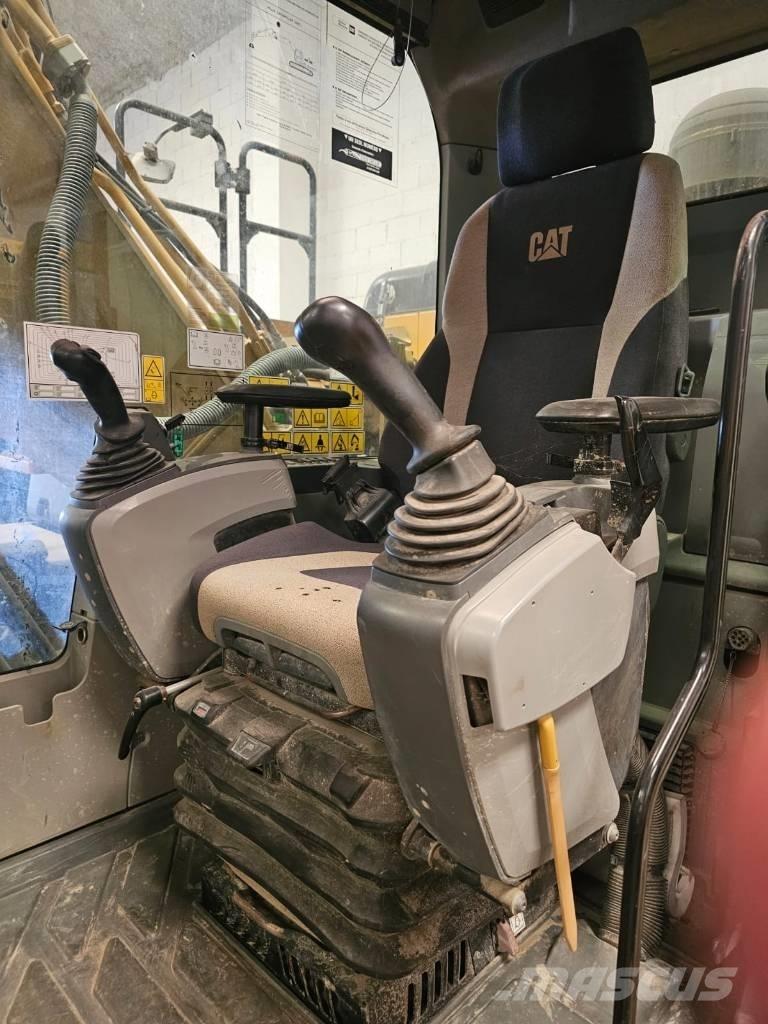 CAT 320 E Верижен екскаватор