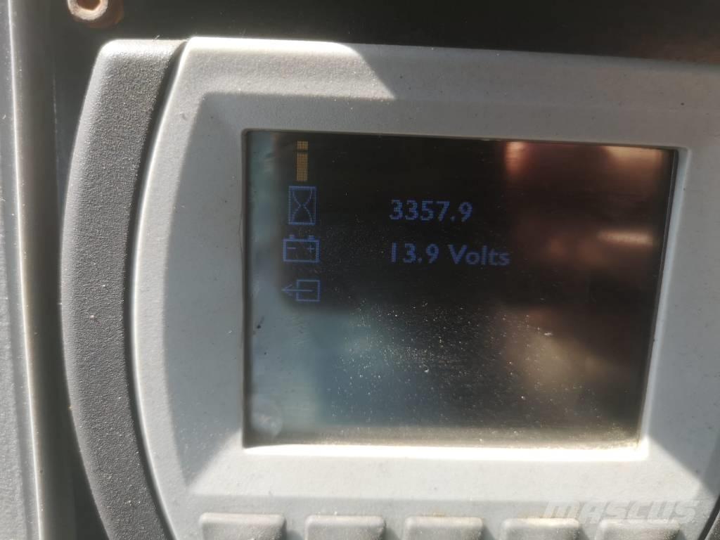 JCB 100 C Средни екскаватори 7т - 12т