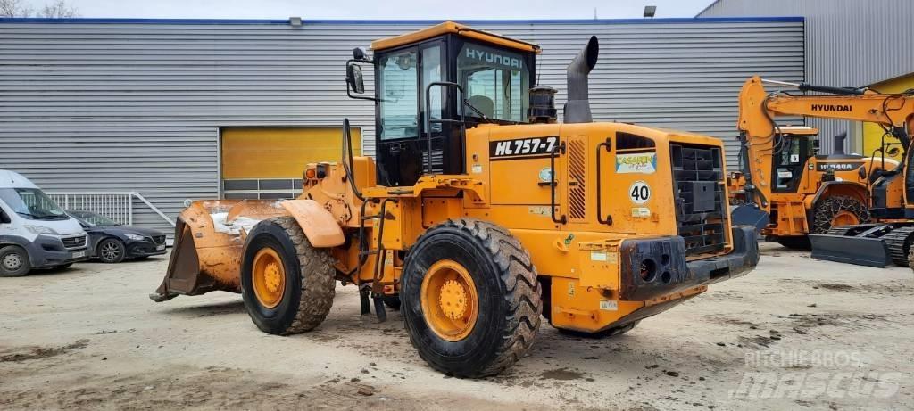 Hyundai HL 757-7 Колесни товарачи