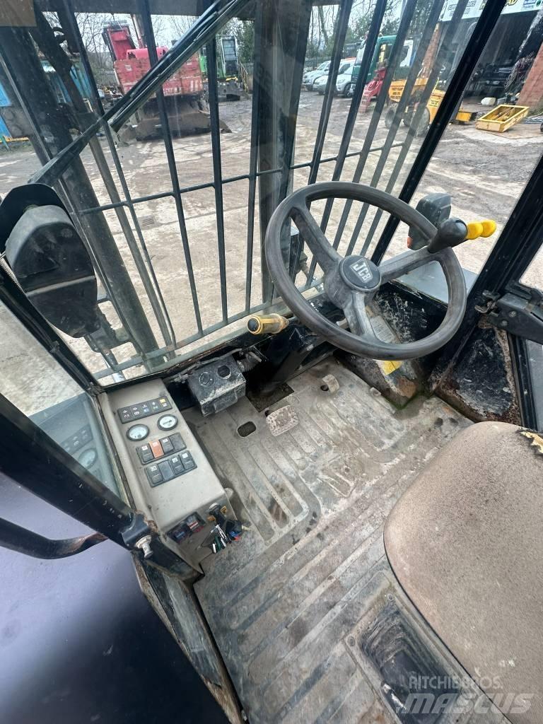 JCB 926 Дизелови камиони