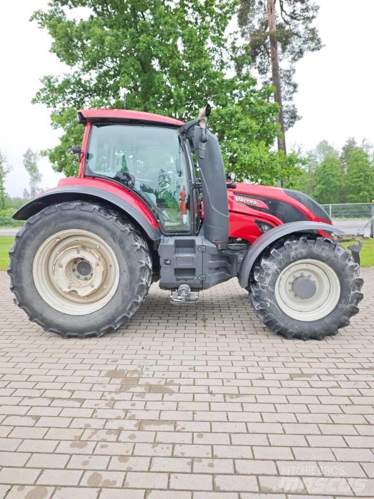 Valtra T 234 Direct Трактори