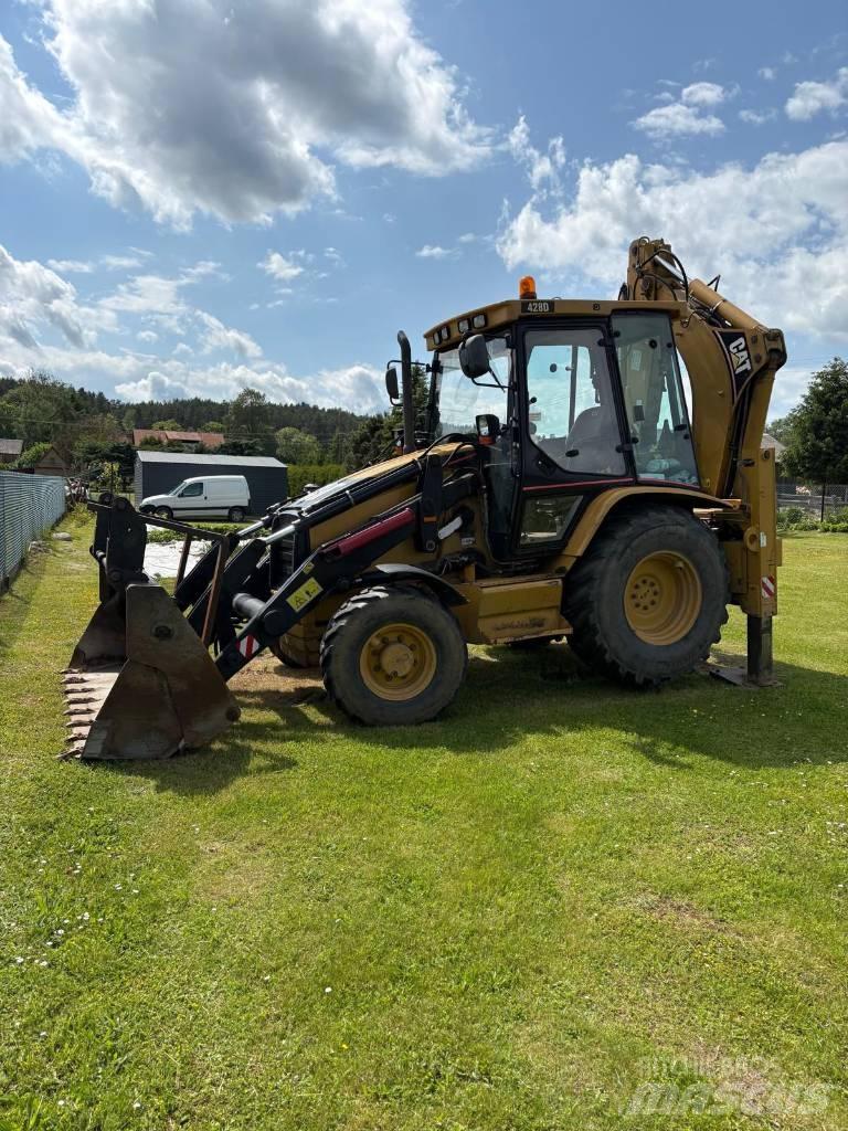 CAT 428 D 4x4 Товарач със заден ексватор