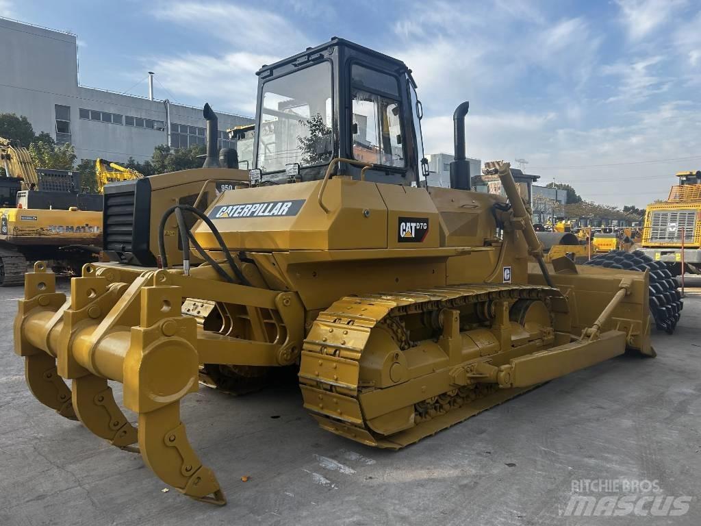 CAT D7G Верижни булдозери
