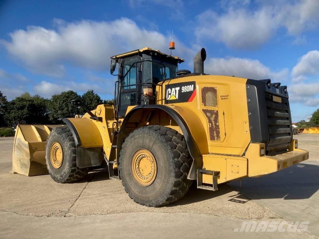CAT 980M Колесни товарачи