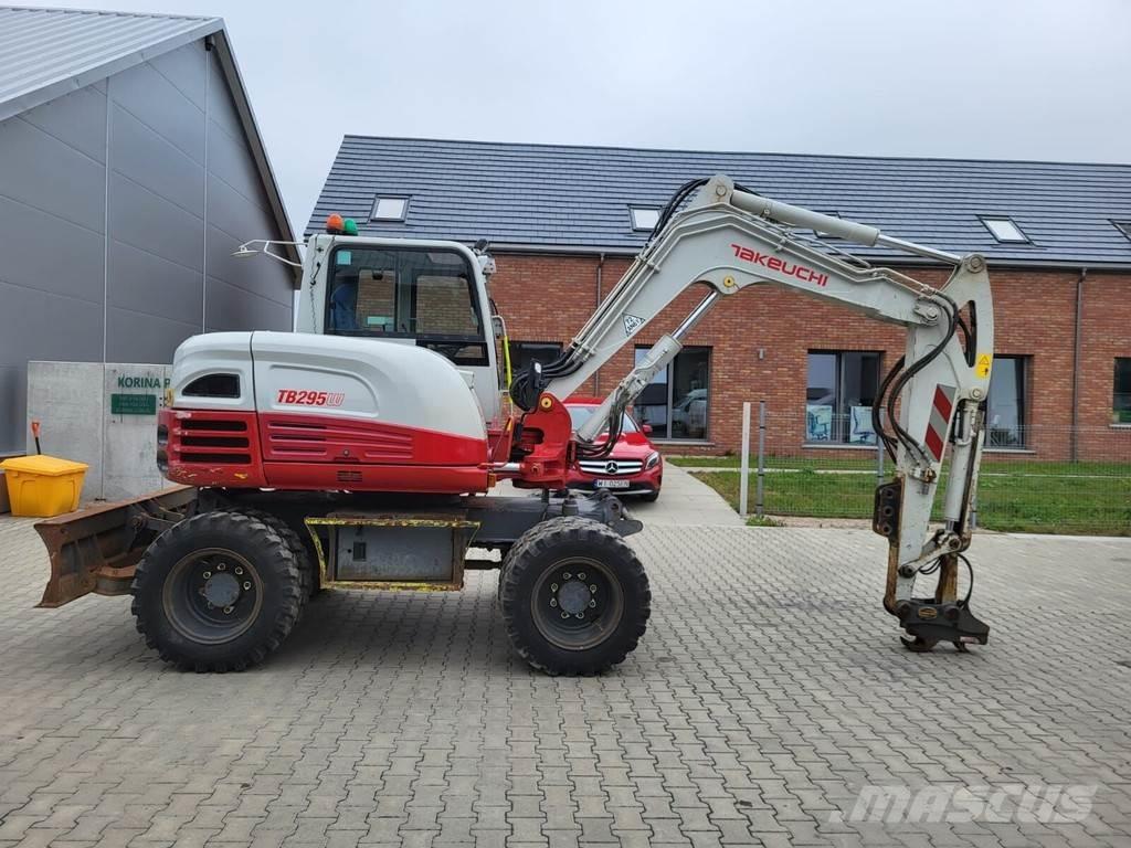 Takeuchi TB295W Средни екскаватори 7т - 12т