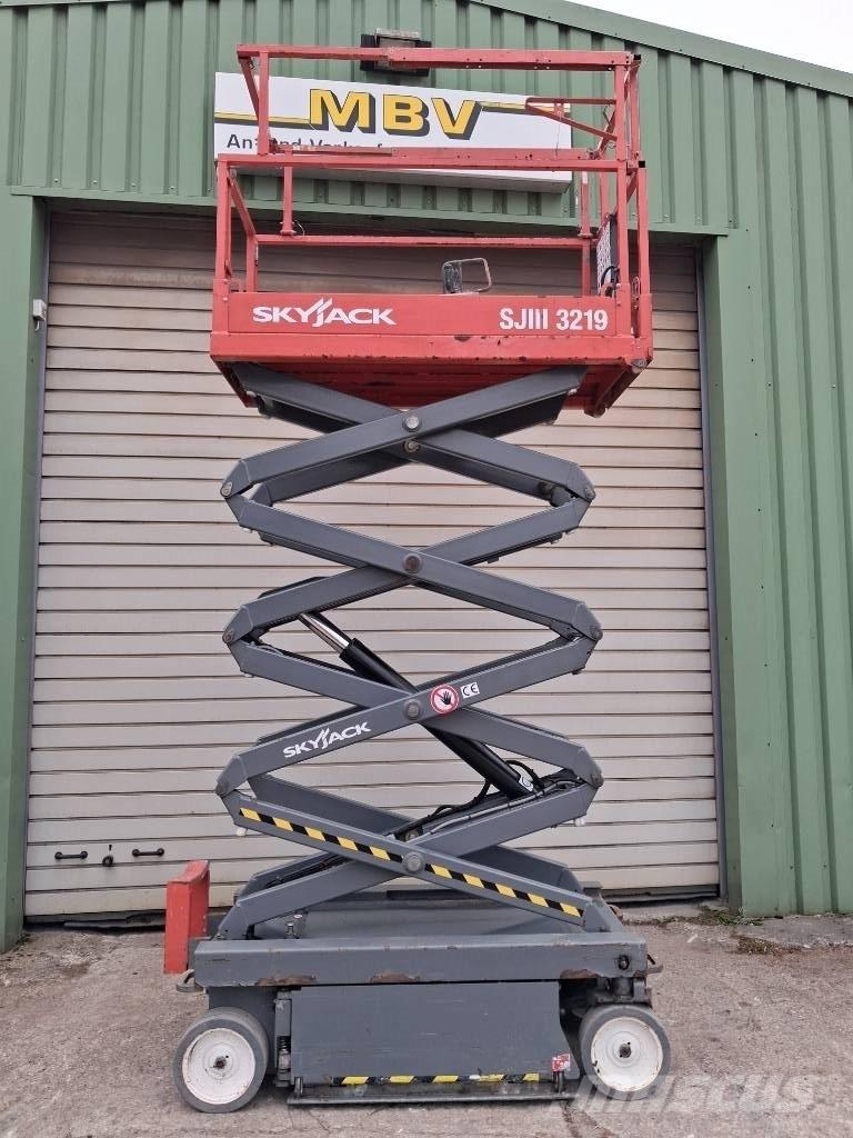 SkyJack SJ III 3219 Ножични работни платформи