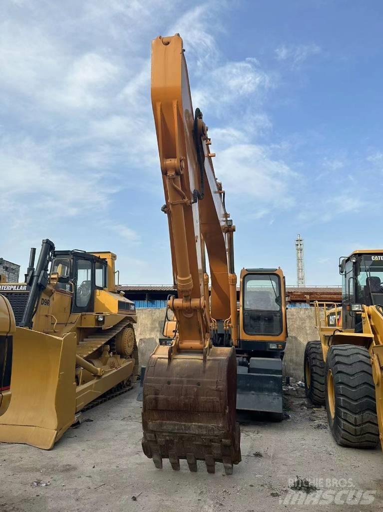 Hyundai DH210W-9 Колесни екскаватори
