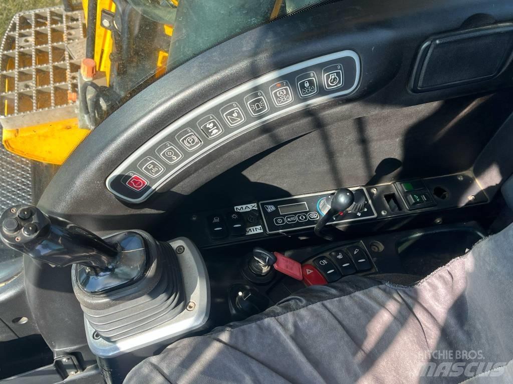 JCB JS 145 W Колесни екскаватори