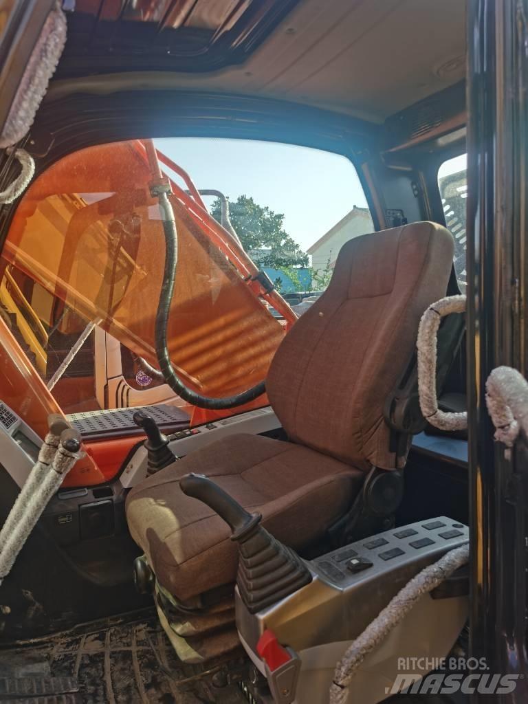 Doosan DX 225 LC Верижен екскаватор
