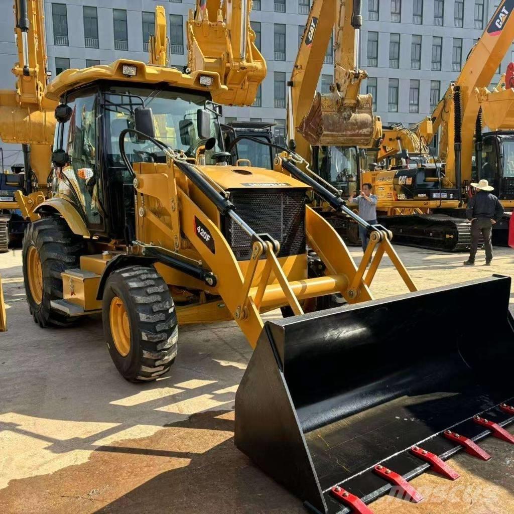 CAT 420 F Товарач със заден ексватор