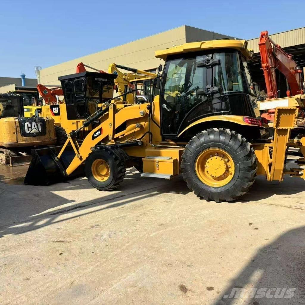 CAT 420 F Товарач със заден ексватор