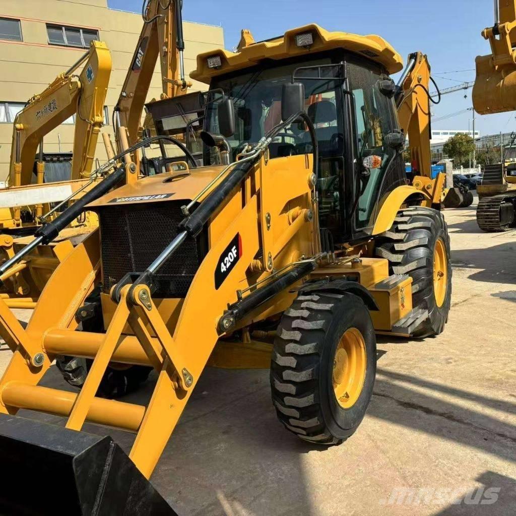 CAT 420 F Товарач със заден ексватор