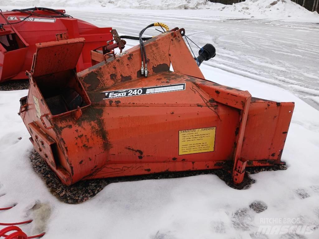 Esko LL 240 Снегохвъргачки
