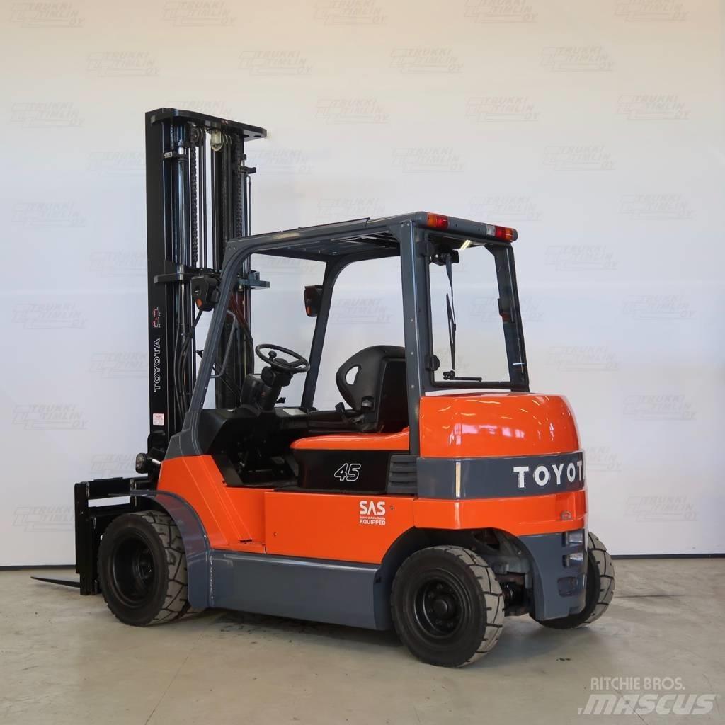 Toyota 7FBMF45 Електрически вилични кари-повдигачи