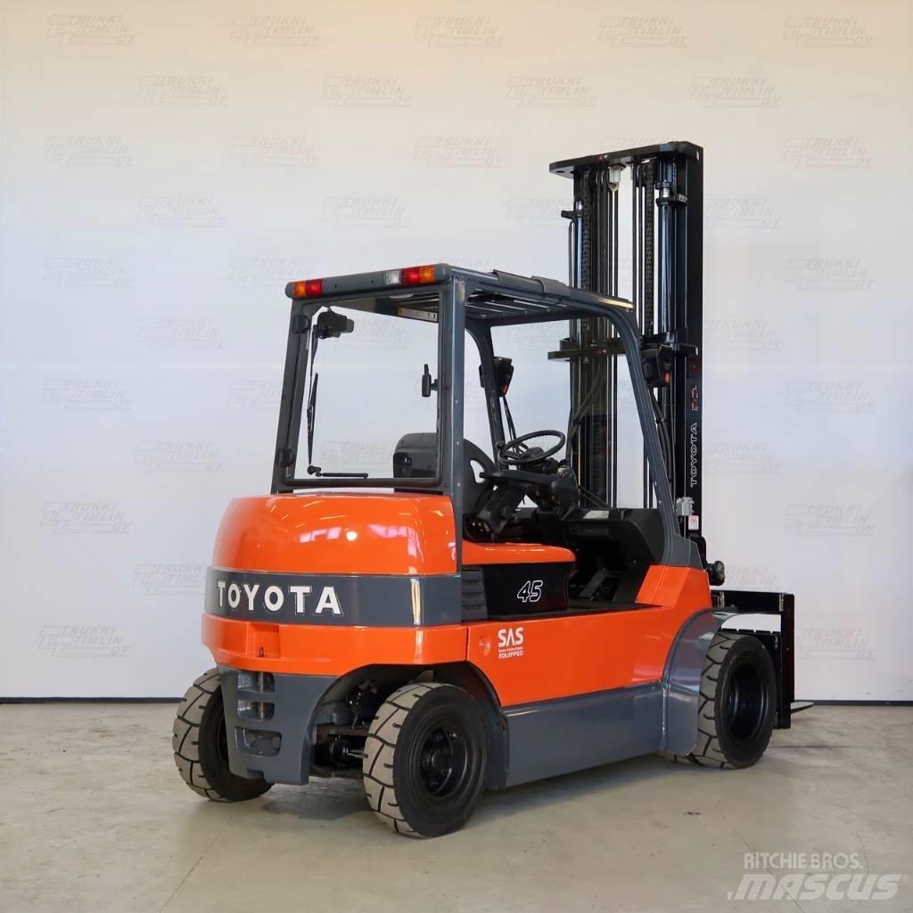 Toyota 7FBMF45 Електрически вилични кари-повдигачи