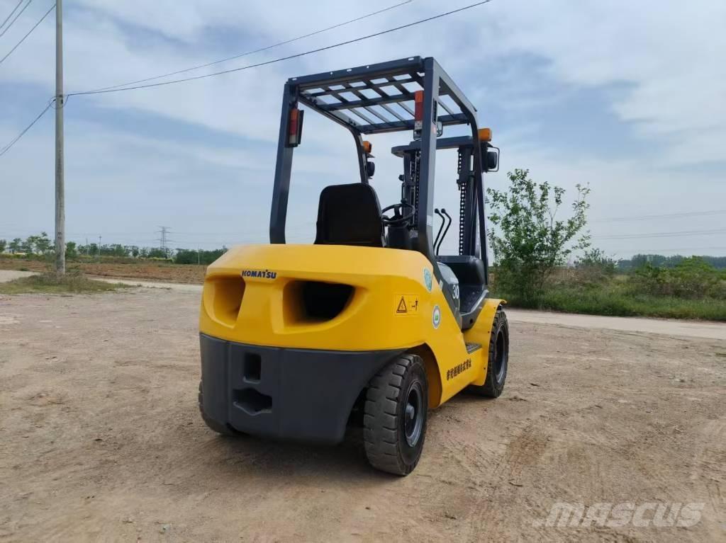 Komatsu 30 Дизелови камиони
